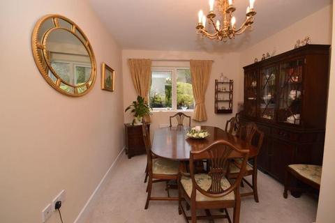 2 bedroom flat for sale - Wispers Lane, Haslemere, Surrey, GU27 1AS