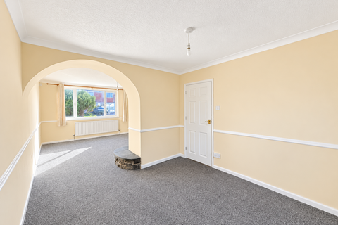 3 bedroom semi-detached house to rent, Dove Rise, Oadby, LE2