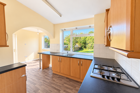 3 bedroom semi-detached house to rent, Dove Rise, Oadby, LE2