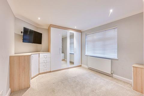 3 bedroom detached bungalow for sale, Clifton Avenue, Benfleet, SS7