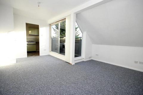 1 bedroom apartment to rent, Woodstock Crescent, Laindon, Basildon, SS15