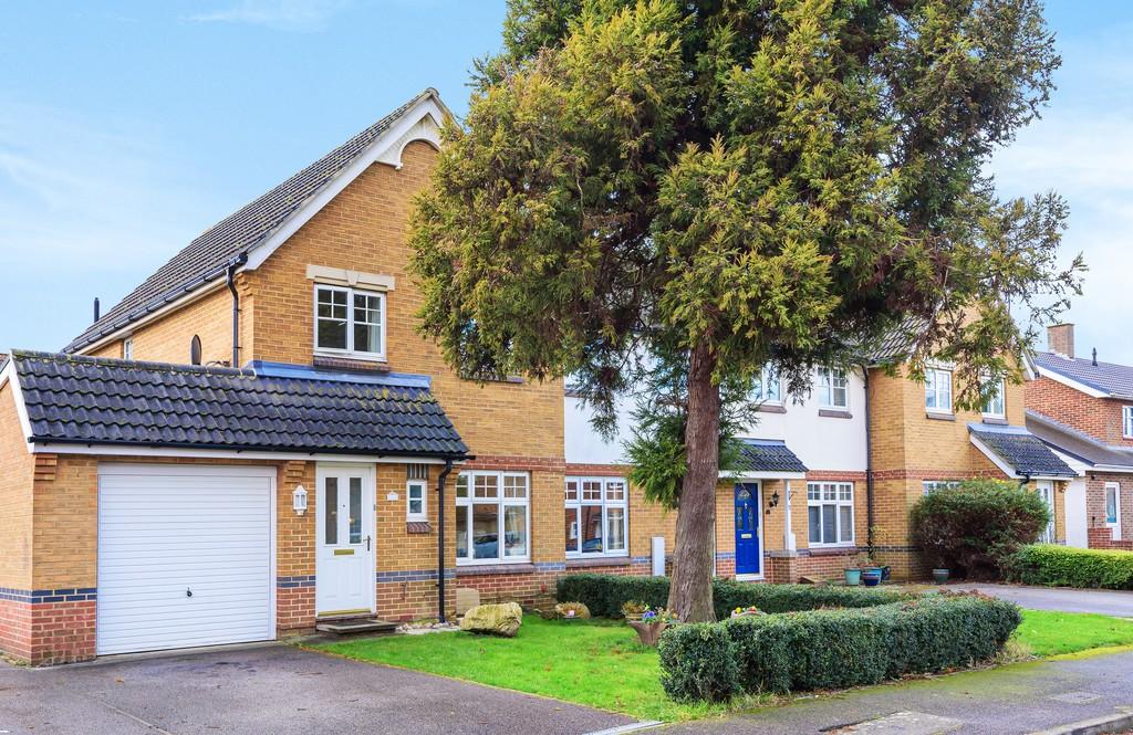 Queen Elizabeth Square, Maidstone 3 bed end of terrace house £390,000