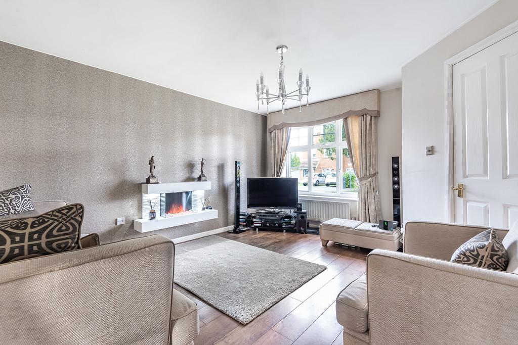 Queen Elizabeth Square, Maidstone 3 bed end of terrace house £390,000