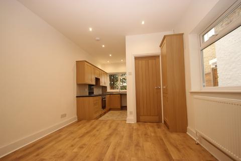 2 bedroom ground floor flat to rent - Hamlet Court Road, Westcliff-On-Sea