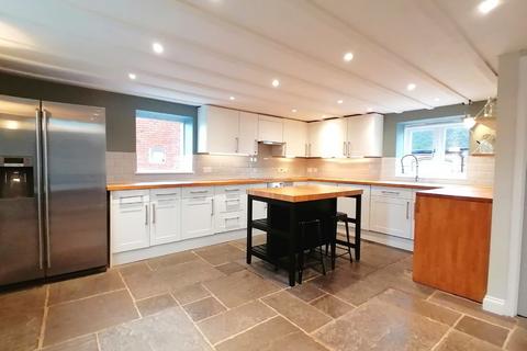 4 bedroom barn conversion to rent, Wigginton, Tamworth