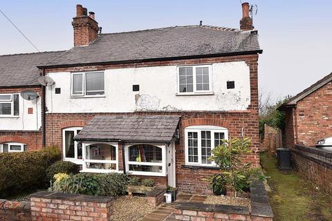 2 bedroom end of terrace house to rent, Moordale Road, Knutsford