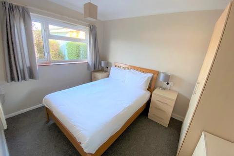 2 bedroom semi-detached bungalow for sale - Marsh Road, Oulton Broad