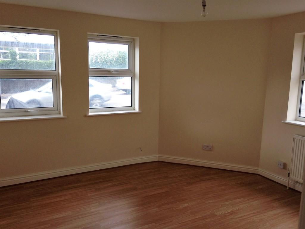 Leonard Avenue, Sherwood 2 bed flat £575 pcm (£133 pw)