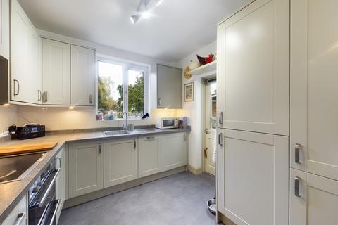 49 North View, Pinner, HA5 1PT