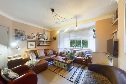 49 North View, Pinner, HA5 1PT