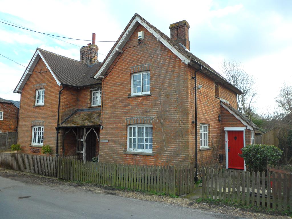Cock Lane, Bradfield Southend, Reading, Berkshire, RG7 3 bed semi