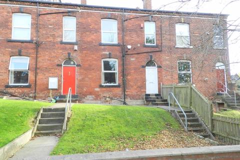 6 Buckingham Mount, Headingley, Leeds, LS6 1DN