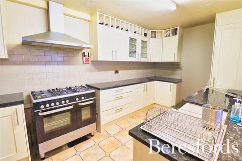 118 Albany Road, Hornchurch, RM12 4AG