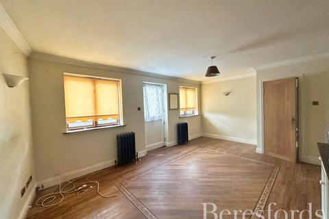 118 Albany Road, Hornchurch, RM12 4AG
