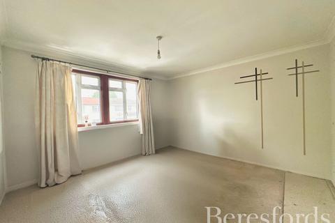 118 Albany Road, Hornchurch, RM12 4AG