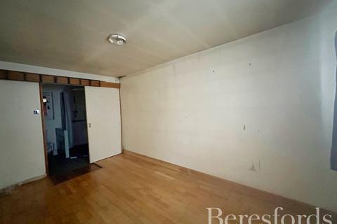 118 Albany Road, Hornchurch, RM12 4AG