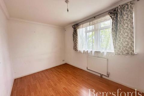 118 Albany Road, Hornchurch, RM12 4AG