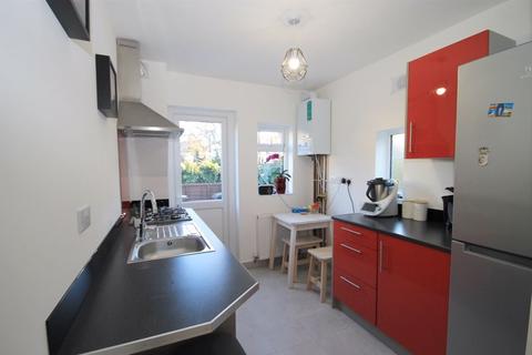 10 Greenway Gardens, Greenford, UB6 9TT