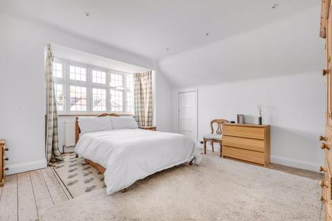 38 Mayfair Avenue, Worcester Park, KT4 7SL