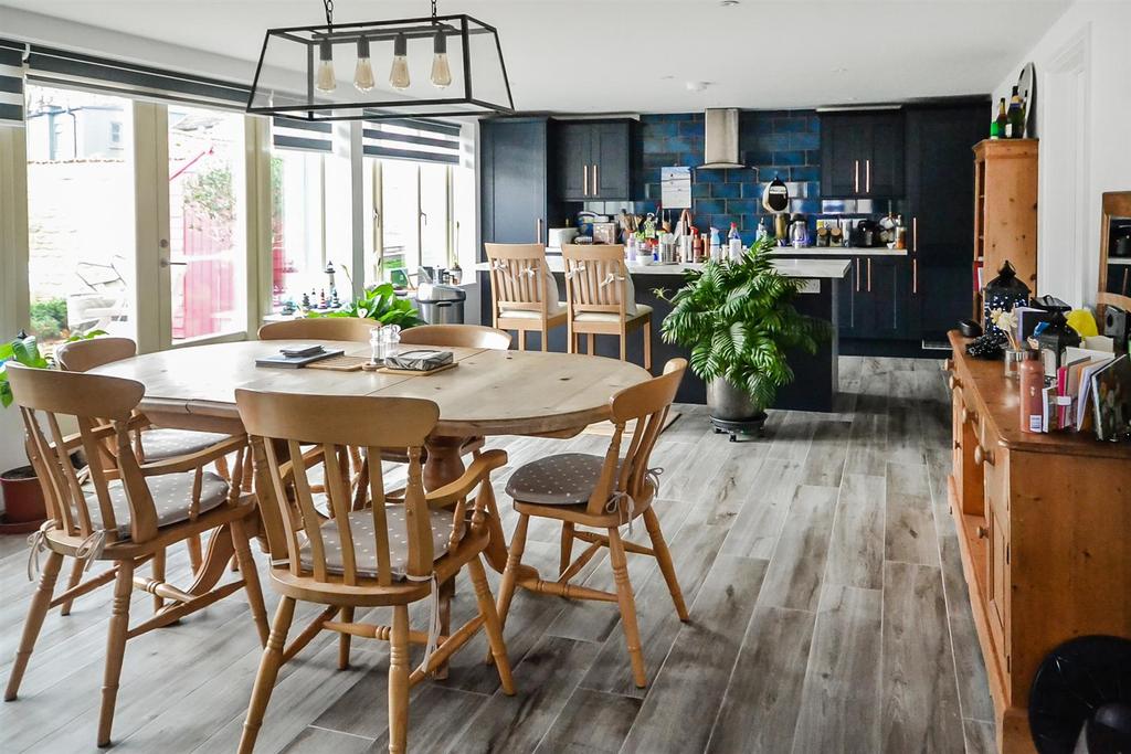 Open Plan Kitchen Living Space