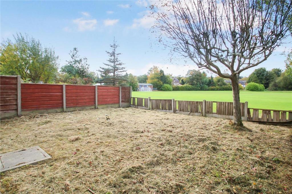 Medway Crescent, Altrincham 3 bed detached house £450,000