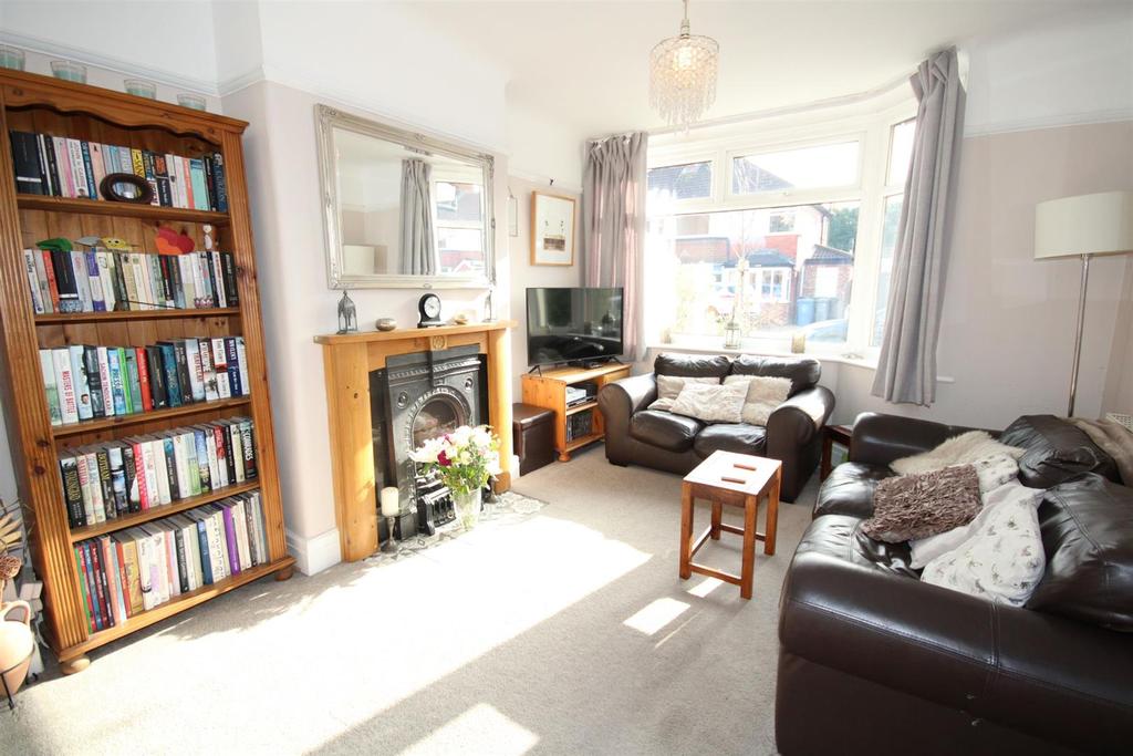 Swan Road, Timperley, Altrincham 3 bed semidetached house £425,000