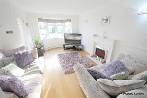 16 Lower Shott, Cheshunt, Waltham Cross, EN7 6DP