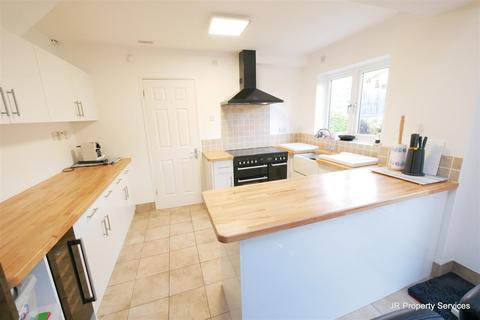 16 Lower Shott, Cheshunt, Waltham Cross, EN7 6DP