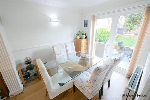 16 Lower Shott, Cheshunt, Waltham Cross, EN7 6DP