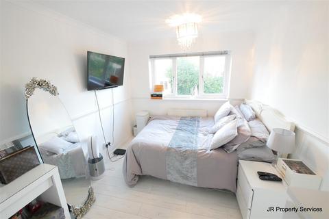 16 Lower Shott, Cheshunt, Waltham Cross, EN7 6DP