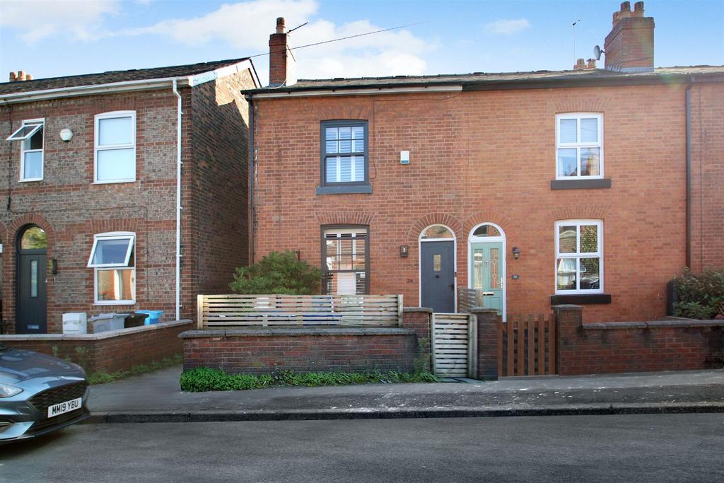 Moss Lane, Altrincham 3 bed end of terrace house £420,000