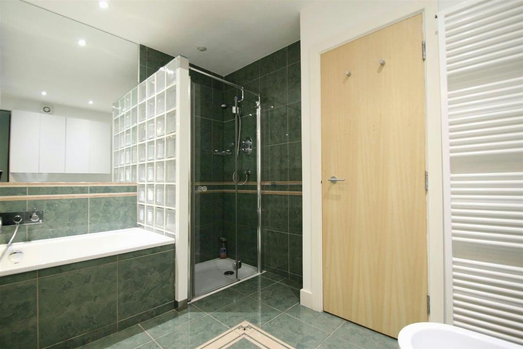 En Suite Bathroom 2