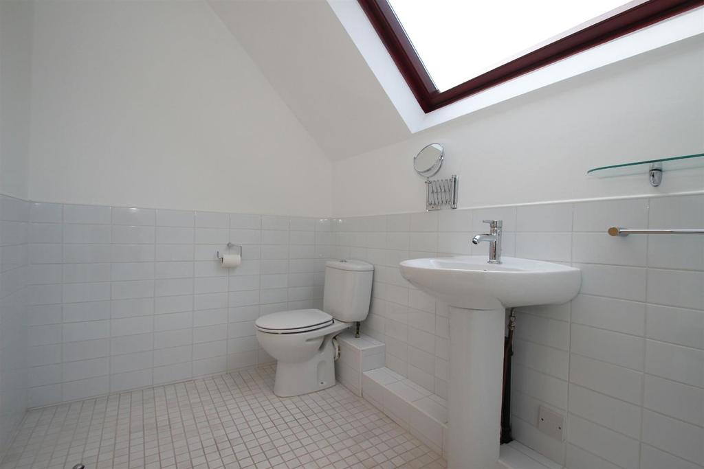 En Suite Shower Room 2