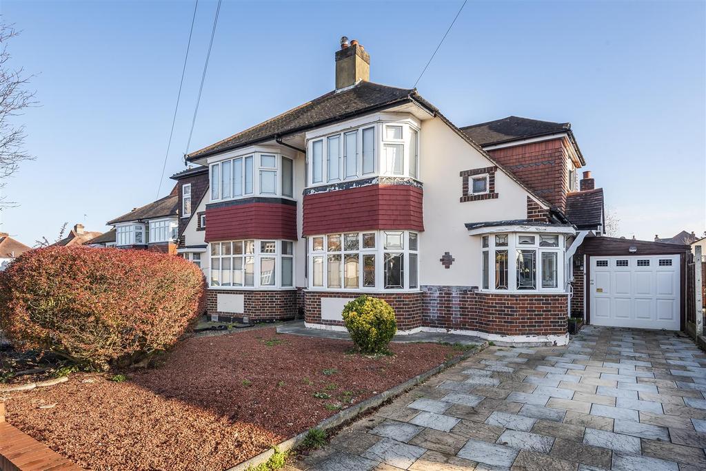 Woodstone Avenue, Epsom 3 bed semidetached house £665,000