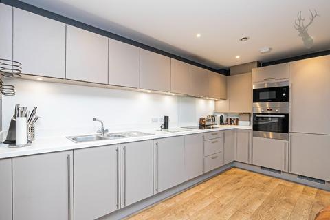 30, Waterfront Court Hazlemere Marina, Waltham Abbey, EN9 1FJ