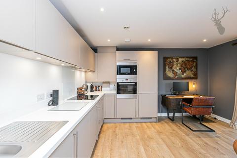 30, Waterfront Court Hazlemere Marina, Waltham Abbey, EN9 1FJ