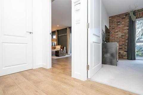 30, Waterfront Court Hazlemere Marina, Waltham Abbey, EN9 1FJ