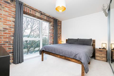 30, Waterfront Court Hazlemere Marina, Waltham Abbey, EN9 1FJ