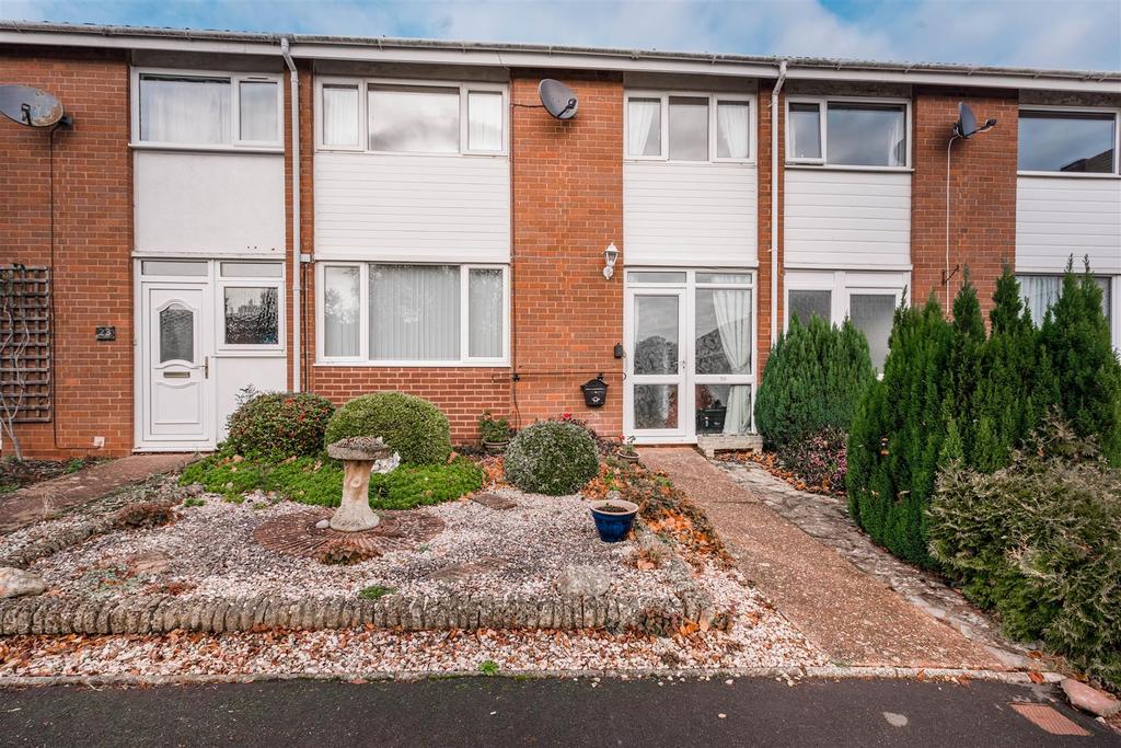 Churchill Drive, Crediton 3 bed terraced house £199,950