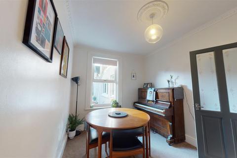 14 Ernwell Road, Folkestone, CT19 5NT