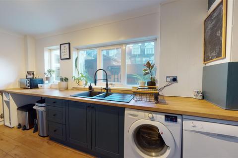 14 Ernwell Road, Folkestone, CT19 5NT