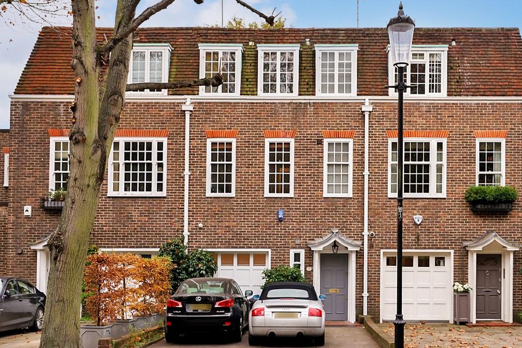 Abbotsbury Road, London 4 bed house - £8,450 pcm (£1,950 pw)