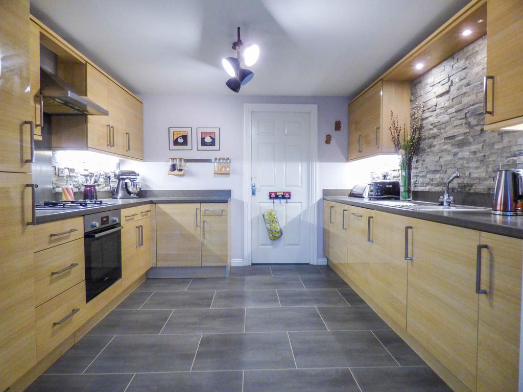 Whitton View, Rothbury, northumberland, NE65 7QN 4 bed townhouse £255,000