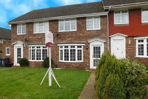 3 bedroom terraced house to rent, Southerden Close, Hailsham, BN27