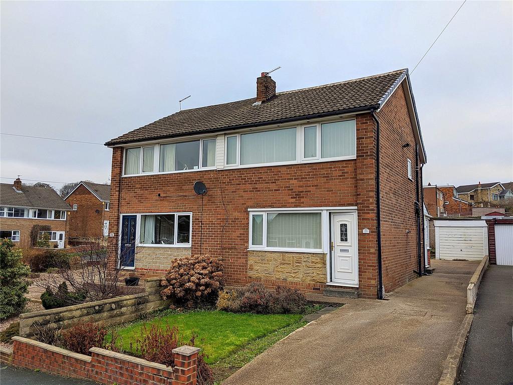 Priory Walk, Mirfield, West... 3 bed semidetached house £750 pcm (£