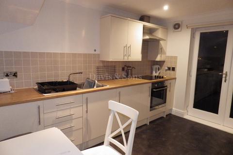 2 bedroom flat to rent, Parkwood Court, Brewery Terrace, Saundersfoot, Pembrokeshire. SA69 9AG