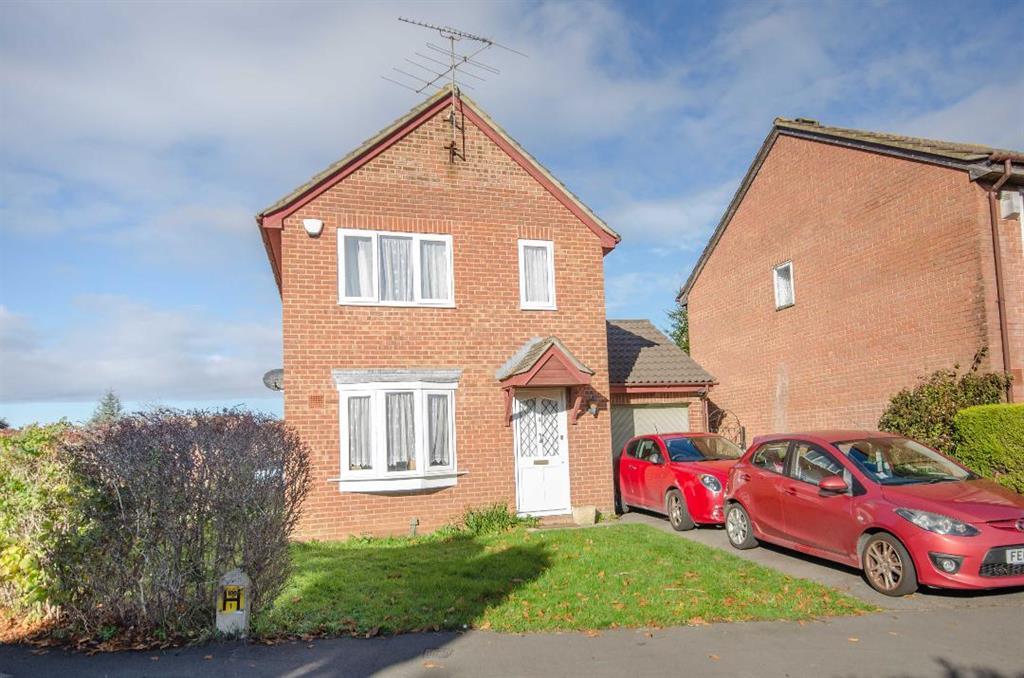 Field View Drive, Downend, Bristol, BS16 2TT 3 bed detached house £340,000