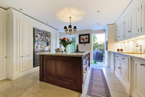 16 Canynge Square, Bristol, BS8 3LA