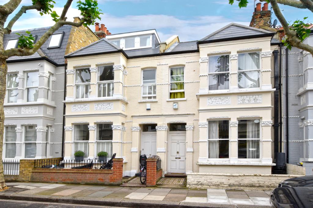 Clonmel Road, Fulham, London, SW6 4 bed house £4,225 pcm (£975 pw)