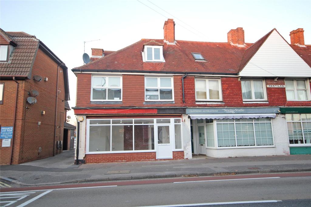 Lymington Road, New Milton... 1 bed apartment £170,000